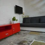 Il-mezzanine Private Traditional And Walking Distance To Bus Terminus 펜션