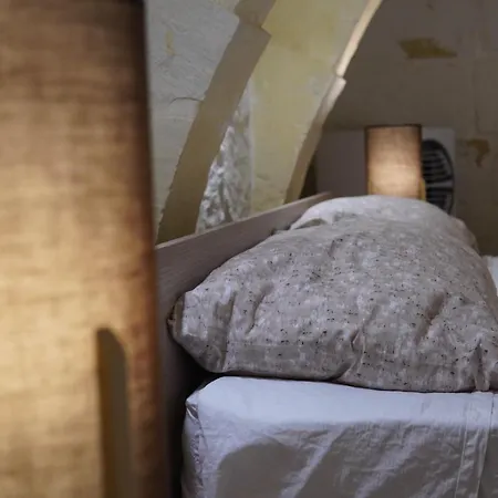 Il-mezzanine Private Traditional And Walking Distance To Bus Terminus