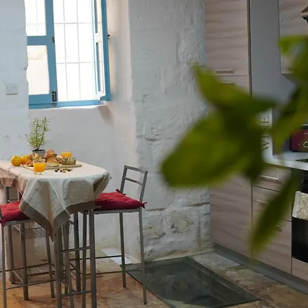 Vakantiehuis Il-mezzanine Private Traditional And Walking Distance To Bus Terminus Cospicua